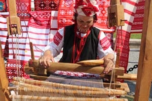 На XI республиканском фестивале-ярмарке народных художественных ремёсел "Вясновы букет" неглюбские ткачихи были отмечены дипломом