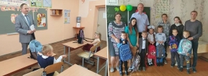 Будущим первоклассникам вручили портфели