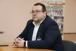 Кіраўнік раёна Павел Сілівончык у рамках работы інфармацыйна-прапагандысцкай групы сустрэўся з калектывам гарадской гімназіі