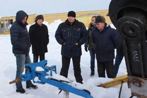 На выездном семинаре-совещании управления сельского хозяйства и продовольствия райисполкома на повестке дня было рассмотрено качество подготовки сельскохозяйственной техники к весенней посевной кампании