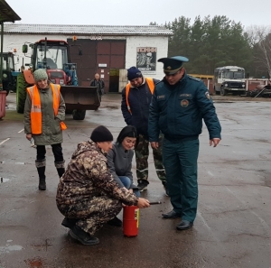 В рамках республиканской акции «Не прожигай свою жизнь» сотрудники Ветковского РОЧС встречаются с трудовыми коллективами